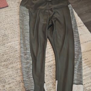 Chic Olive Leggings with Side Stripes
